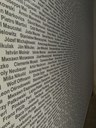 Die "Wand der Namen" wird bei KZ-Gedenkfeier präsentiert