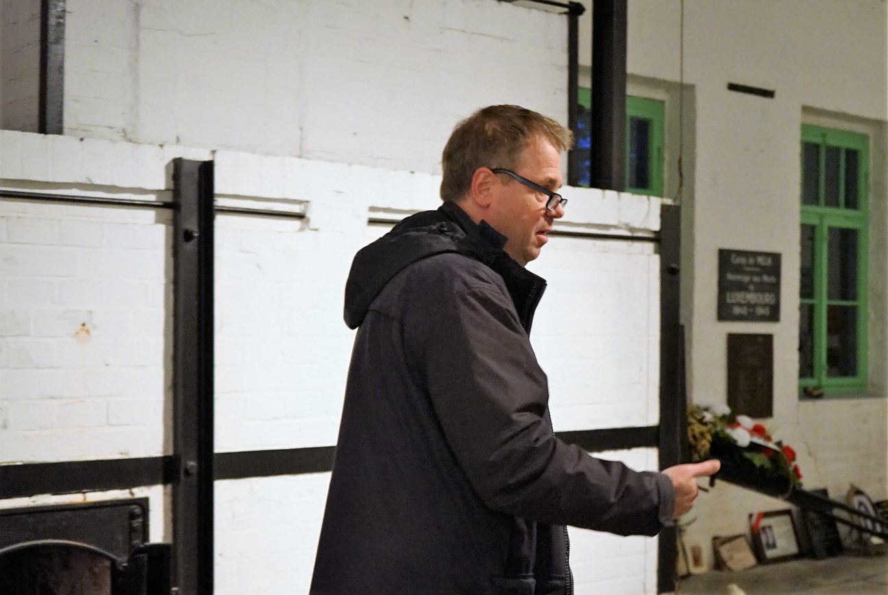 Spezialrundgang bei der KZ-Gedenkstätte Melk mit Bauhistoriker Paul Mitchell Spezialrundgang bei der KZ-Gedenkstätte Melk mit Bauhistoriker Paul Mitchell